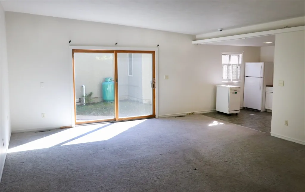2 bed, 2 bath apartment for rent at 583 Gay St Unit A, Westwood — photo 3 of 14