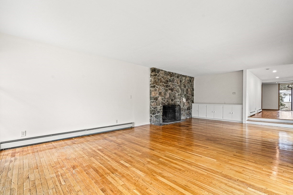 3 bed, 2 bath apartment for rent at 583 Gay St, Westwood — photo 14 of 23