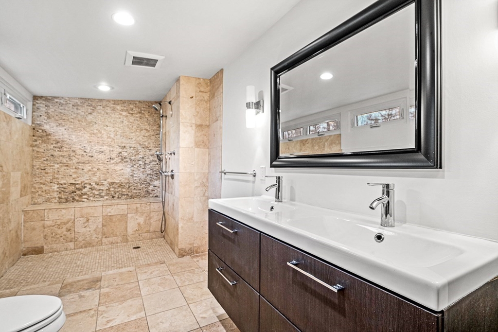 3 bed, 2 bath apartment for rent at 583 Gay St, Westwood — photo 18 of 23