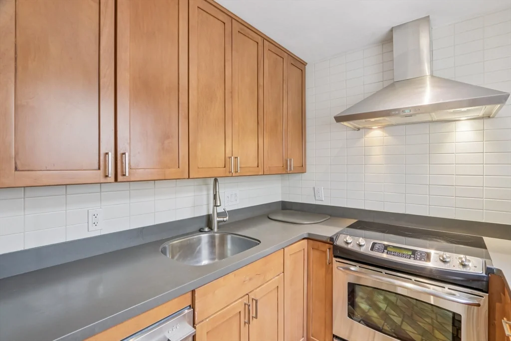 3 bed, 2 bath apartment for rent at 583 Massachusetts Ave Unit 5, Roxbury — photo 6 of 30
