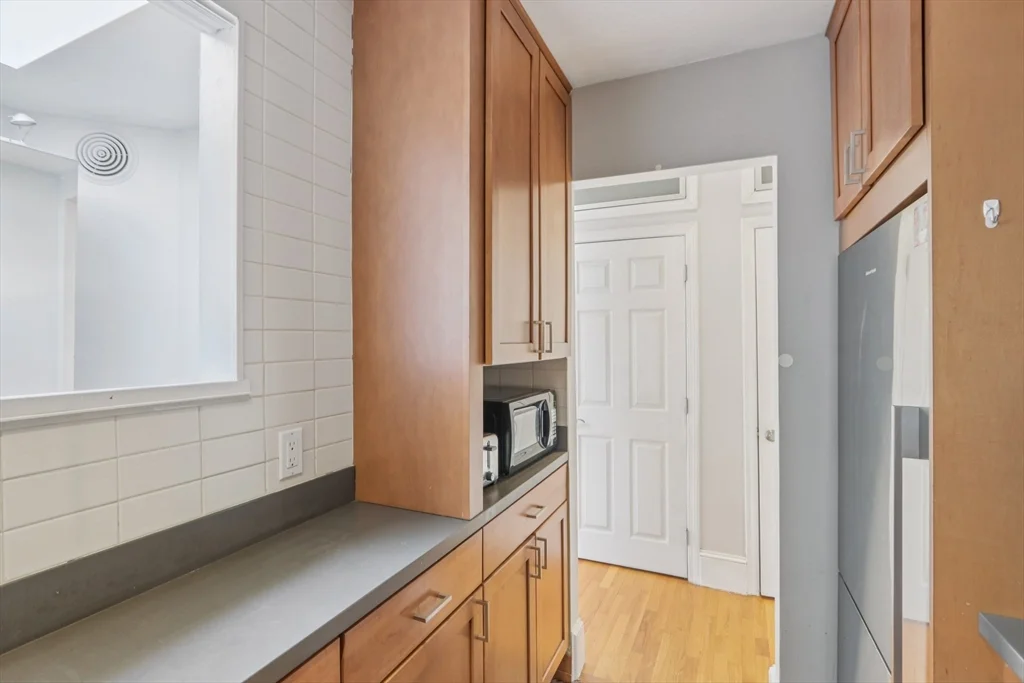 3 bed, 2 bath apartment for rent at 583 Massachusetts Ave Unit 5, Roxbury — photo 8 of 30