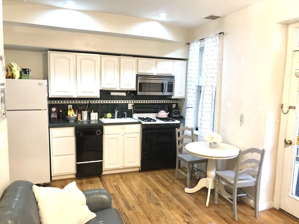 1 bed, 1 bath apartment for rent at 583 Tremont Unit 1, South End — photo 3 of 10