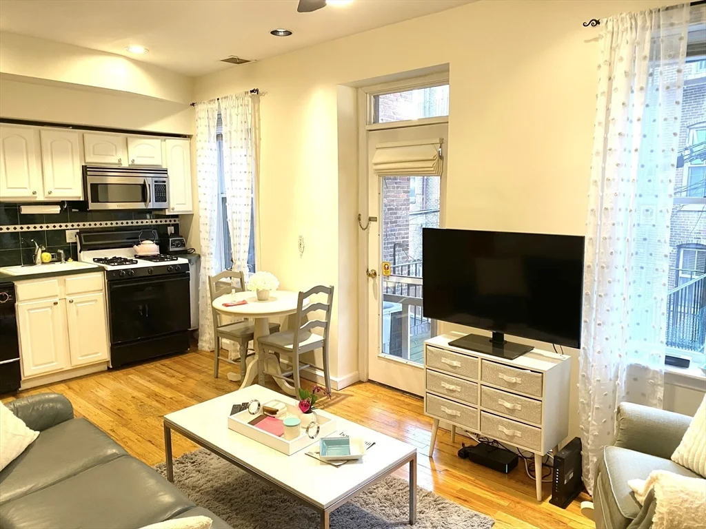 1 bed, 1 bath apartment for rent at 583 Tremont Unit 1, South End — photo 2 of 10