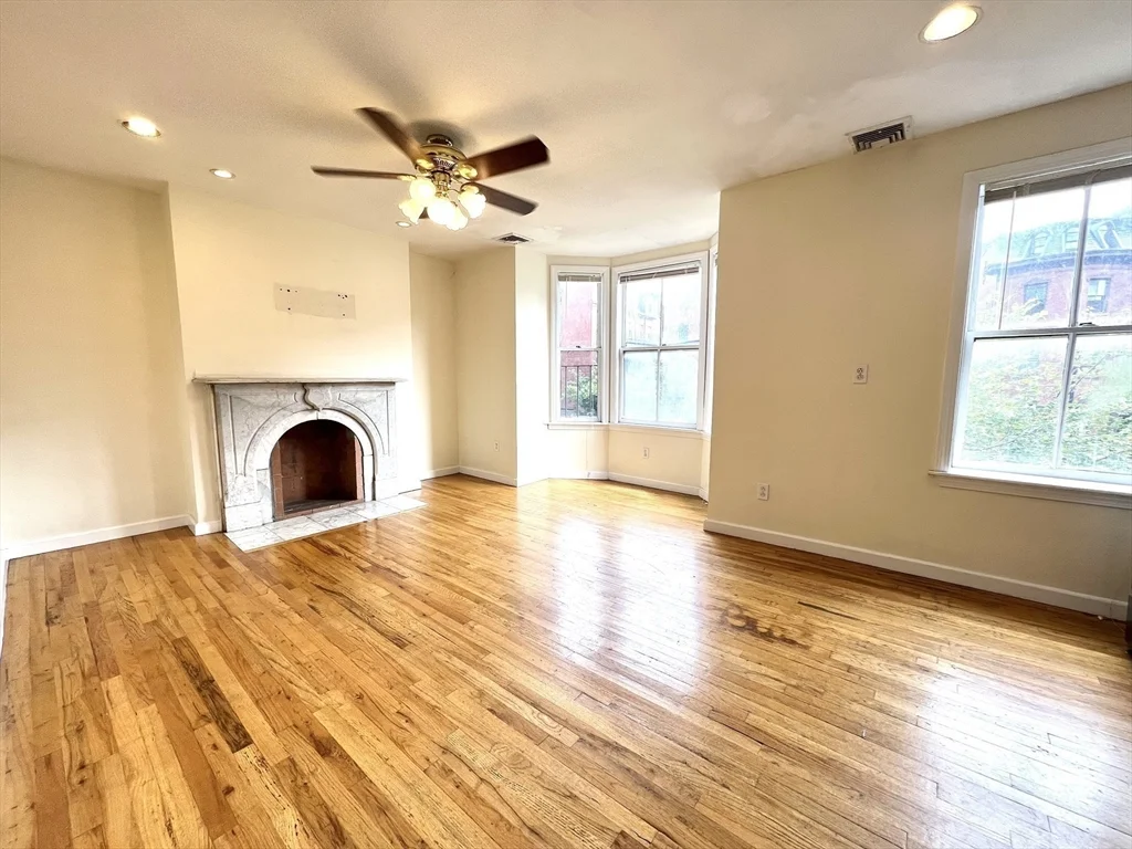 1 bed, 1 bath apartment for rent at 583 Tremont Unit 2, South End — photo 4 of 11