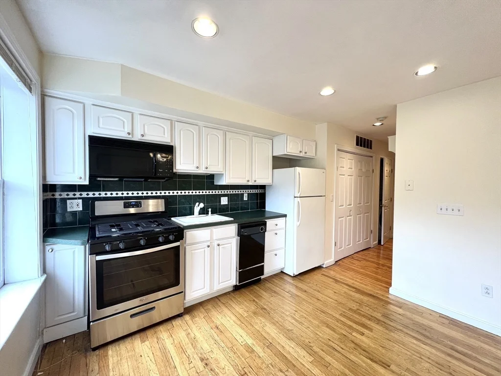 1 bed, 1 bath apartment for rent at 583 Tremont Unit 2, South End — photo 6 of 11