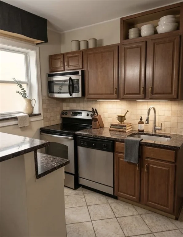 4 bed, 3 bath apartment for rent at 583 Watertown St Unit 583, Nonantum — photo 3 of 8