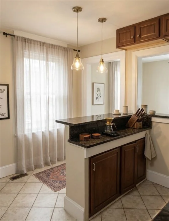 4 bed, 3 bath apartment for rent at 583 Watertown St Unit 583, Nonantum — photo 4 of 8
