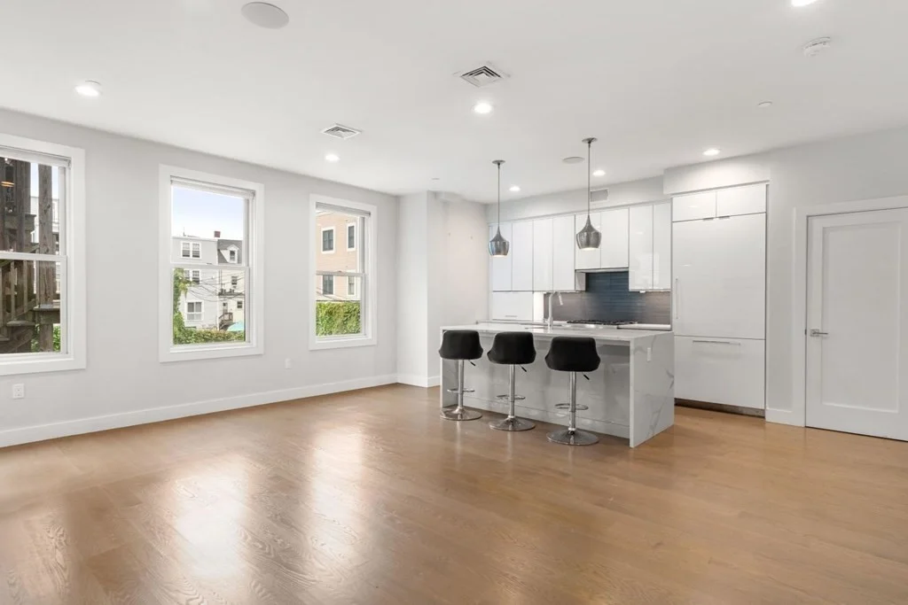 1 bed, 1 bath apartment for rent at 584 East 3rd, South Boston — photo 2 of 22