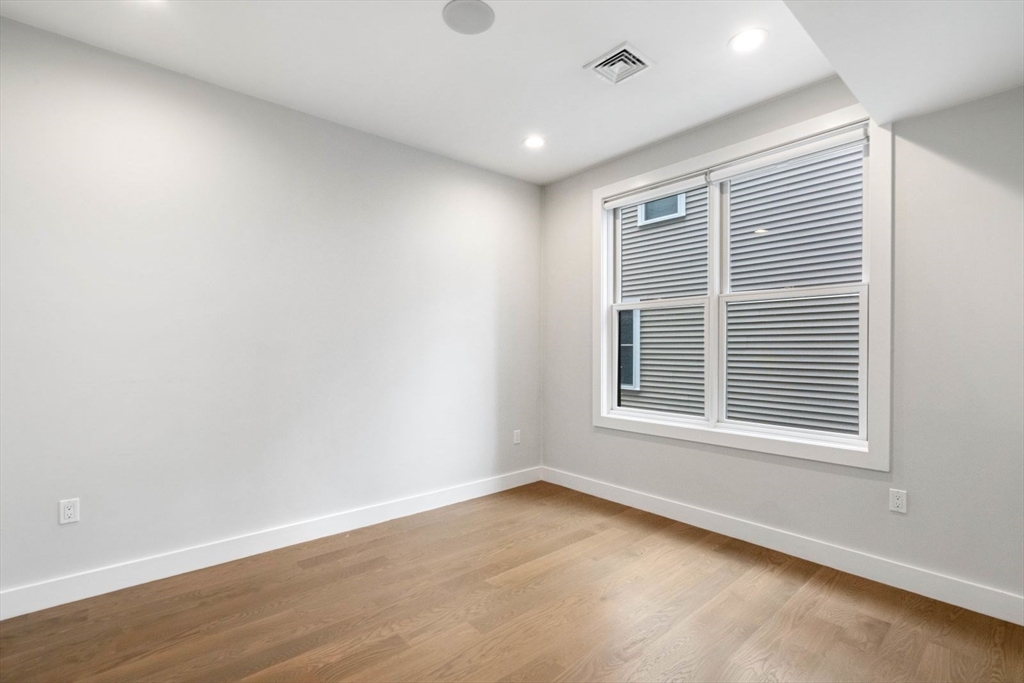1 bed, 1 bath apartment for rent at 584 East 3rd Unit 2, South Boston — photo 8 of 21