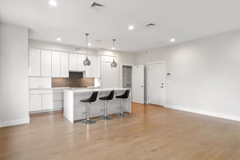 1 bed, 1 bath apartment for rent at 584 East 3rd Unit 2, South Boston — photo 3 of 21