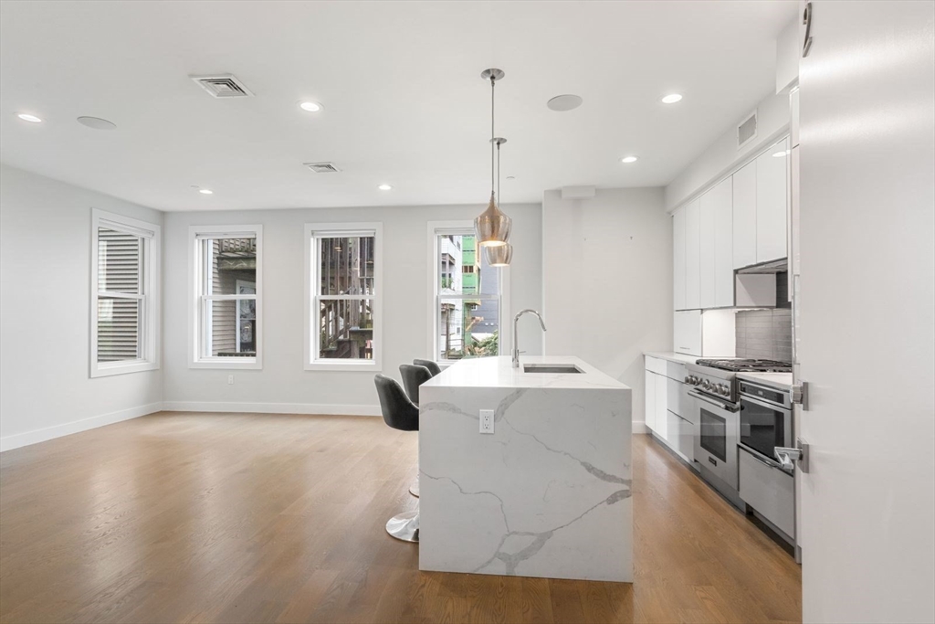 1 bed, 1 bath apartment for rent at 584 East 3rd Unit 2, South Boston — photo 6 of 21