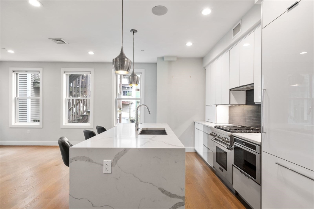 1 bed, 1 bath apartment for rent at 584 East 3rd Unit 2, South Boston