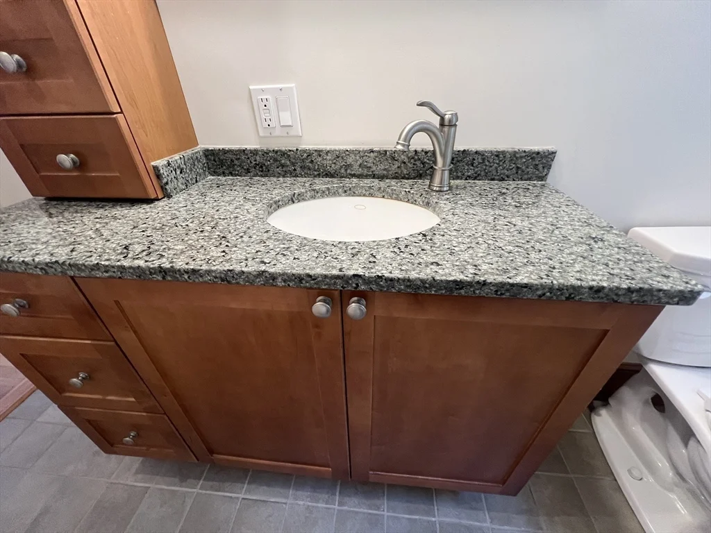 1 bed, 1 bath apartment for rent at 584 Humphrey St Unit 1, Swampscott — photo 18 of 37