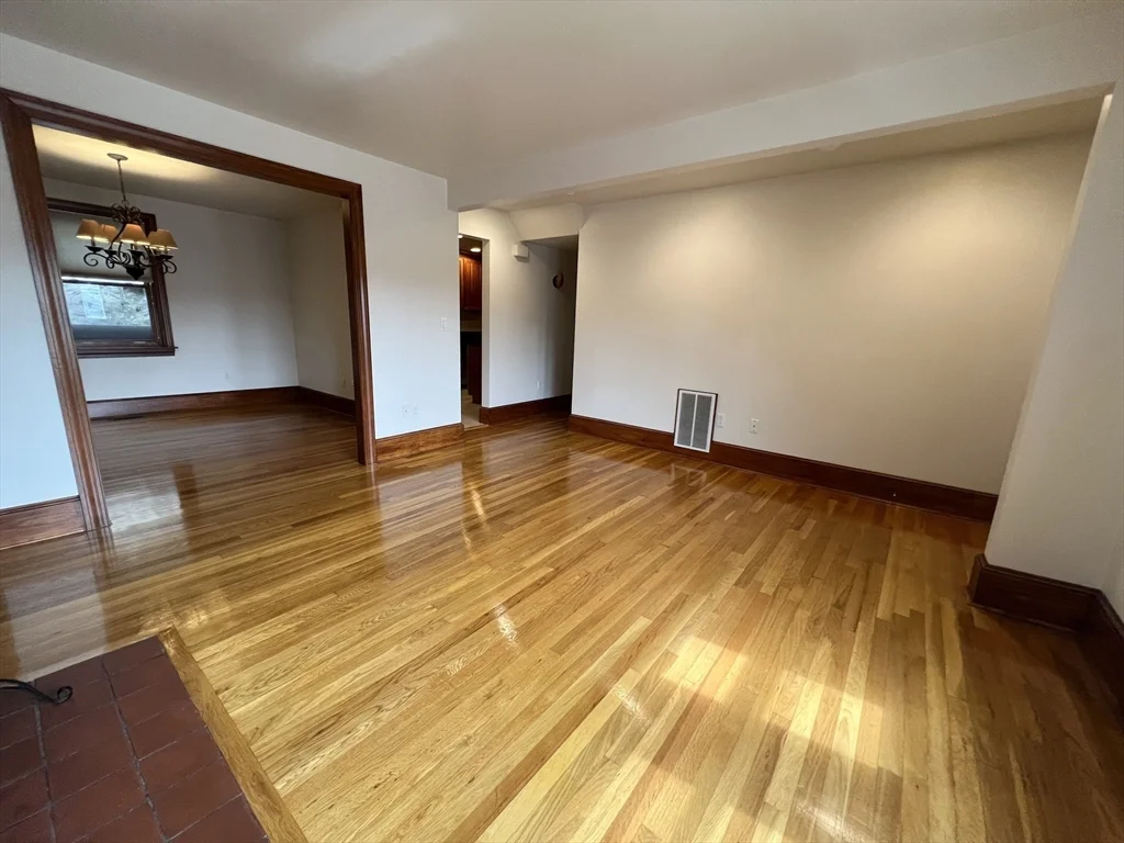 1 bed, 1 bath apartment for rent at 584 Humphrey St Unit 1, Swampscott — photo 15 of 37