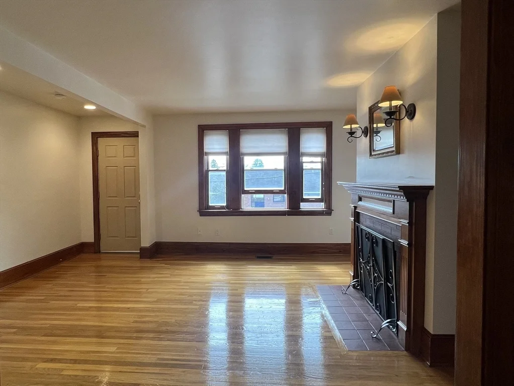 1 bed, 1 bath apartment for rent at 584 Humphrey St Unit 1, Swampscott — photo 8 of 37