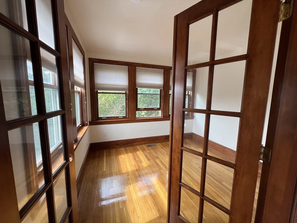 1 bed, 1 bath apartment for rent at 584 Humphrey St Unit 1, Swampscott — photo 12 of 37