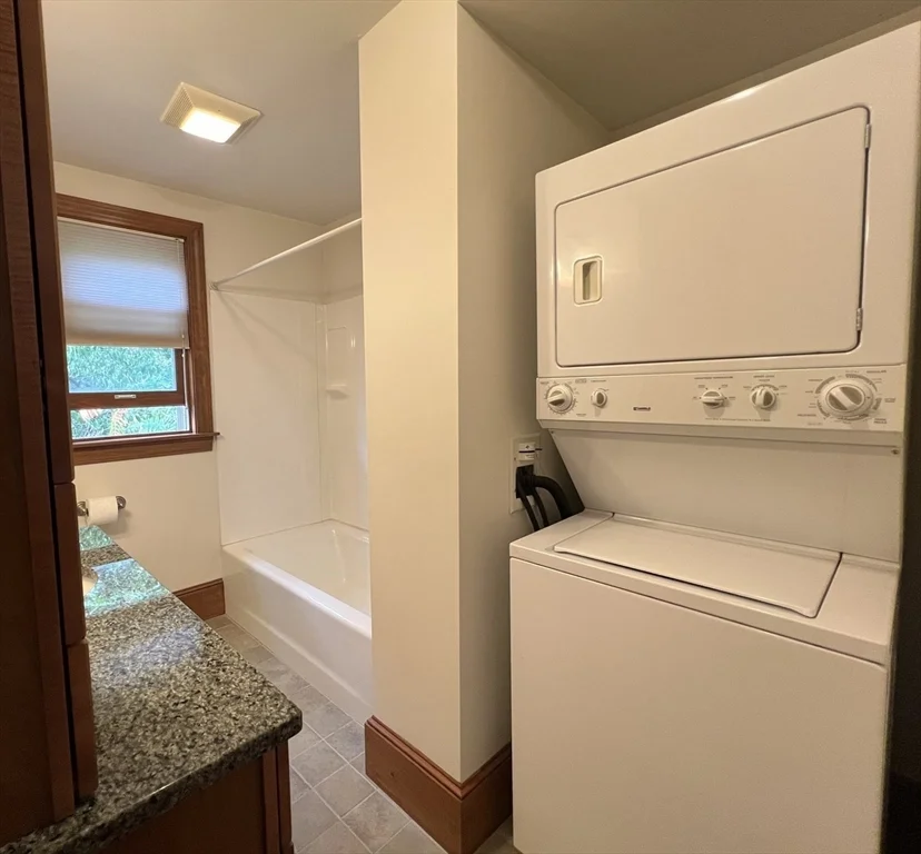 1 bed, 1 bath apartment for rent at 584 Humphrey St Unit 1, Swampscott — photo 19 of 37