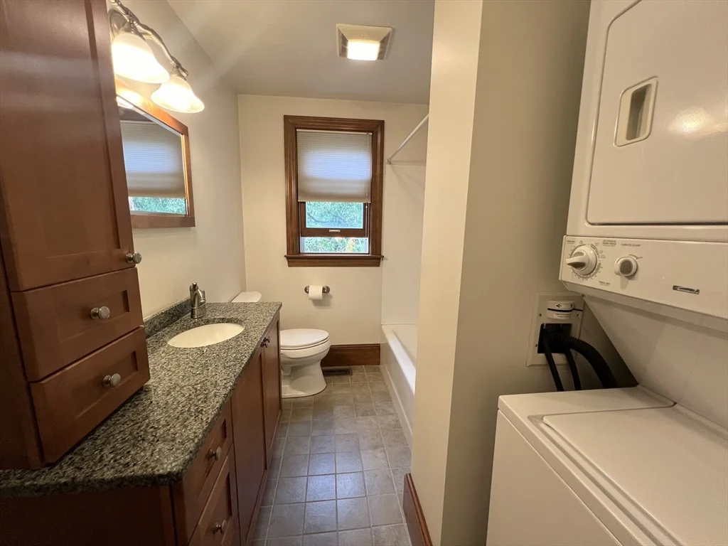 1 bed, 1 bath apartment for rent at 584 Humphrey St Unit 1, Swampscott — photo 17 of 37