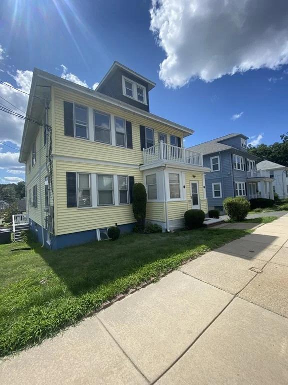 3 bed, 1 bath apartment for rent at 584 Lagrange St Unit 2, West Roxbury — photo 2 of 18