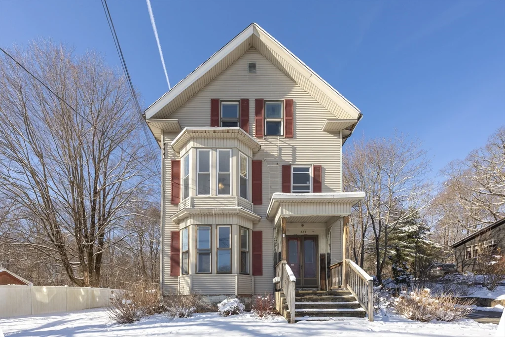 2 bed, 1 bath apartment for rent at 584 Mount Hope St Unit 2, North Attleboro