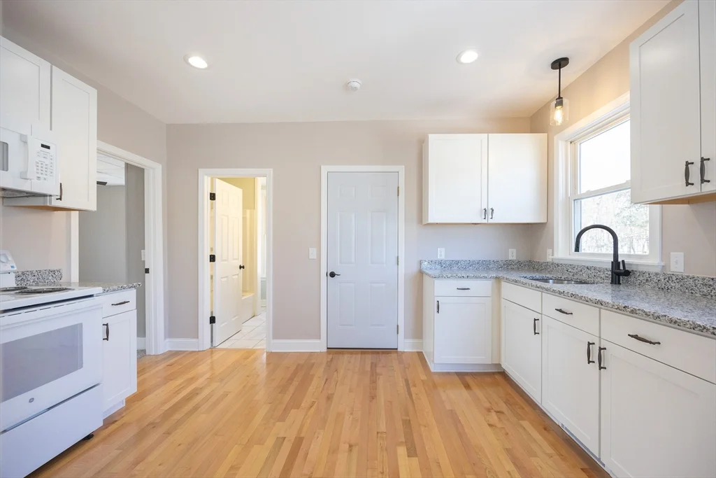 2 bed, 1 bath apartment for rent at 584 Mount Hope St Unit 2, North Attleboro — photo 7 of 35