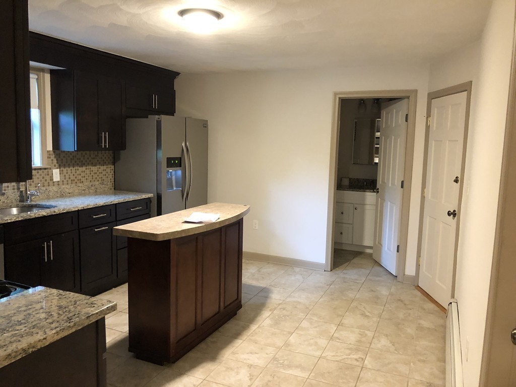 3 bed, 1 bath apartment for rent at 585 Broadway Unit 1, South Medford — photo 2 of 10