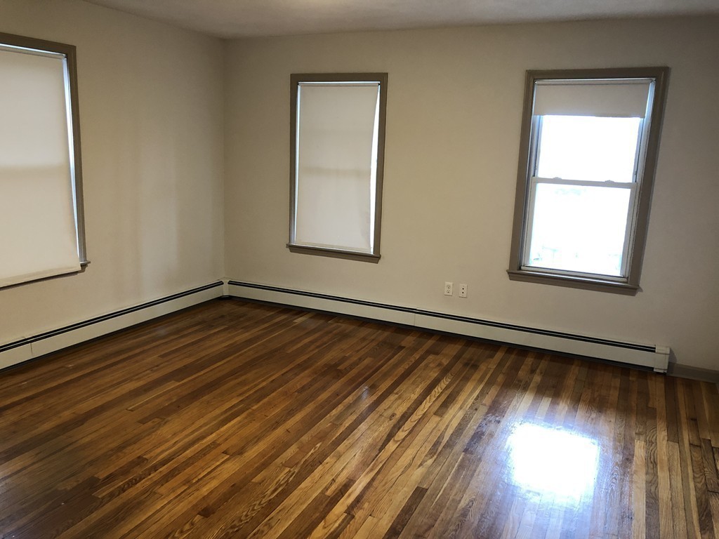 3 bed, 1 bath apartment for rent at 585 Broadway Unit 1, South Medford — photo 6 of 10