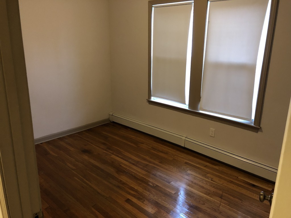 3 bed, 1 bath apartment for rent at 585 Broadway Unit 1, South Medford — photo 9 of 10