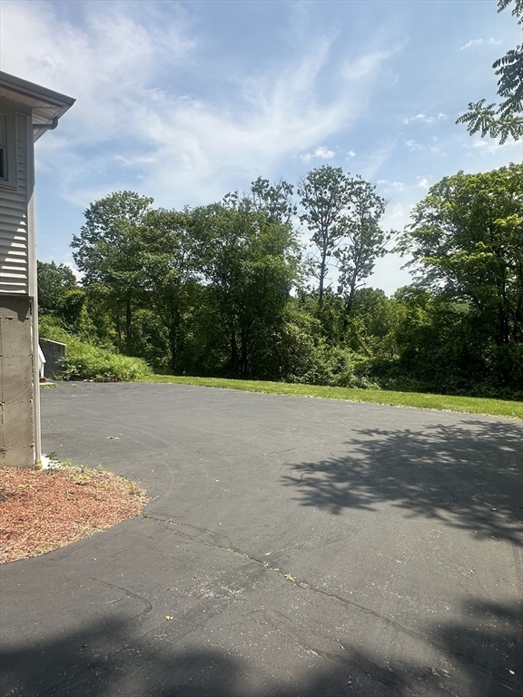3 bed, 1 bath apartment for rent at 585 Burncoat St Unit 1, Worcester — photo 4 of 5
