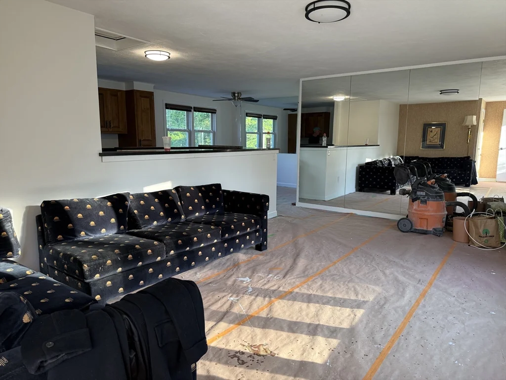 3 bed, 1 bath apartment for rent at 585 Burncoat St, Worcester — photo 6 of 27