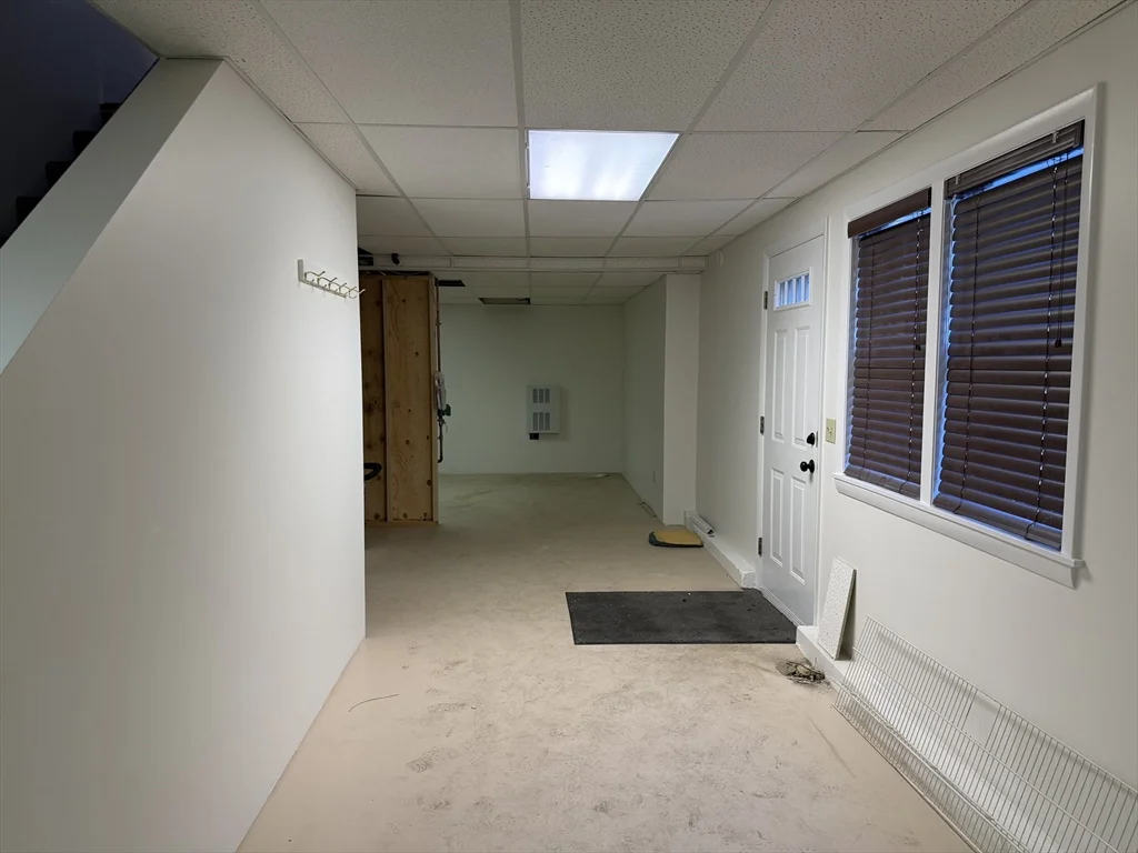 3 bed, 1 bath apartment for rent at 585 Burncoat St, Worcester — photo 20 of 27