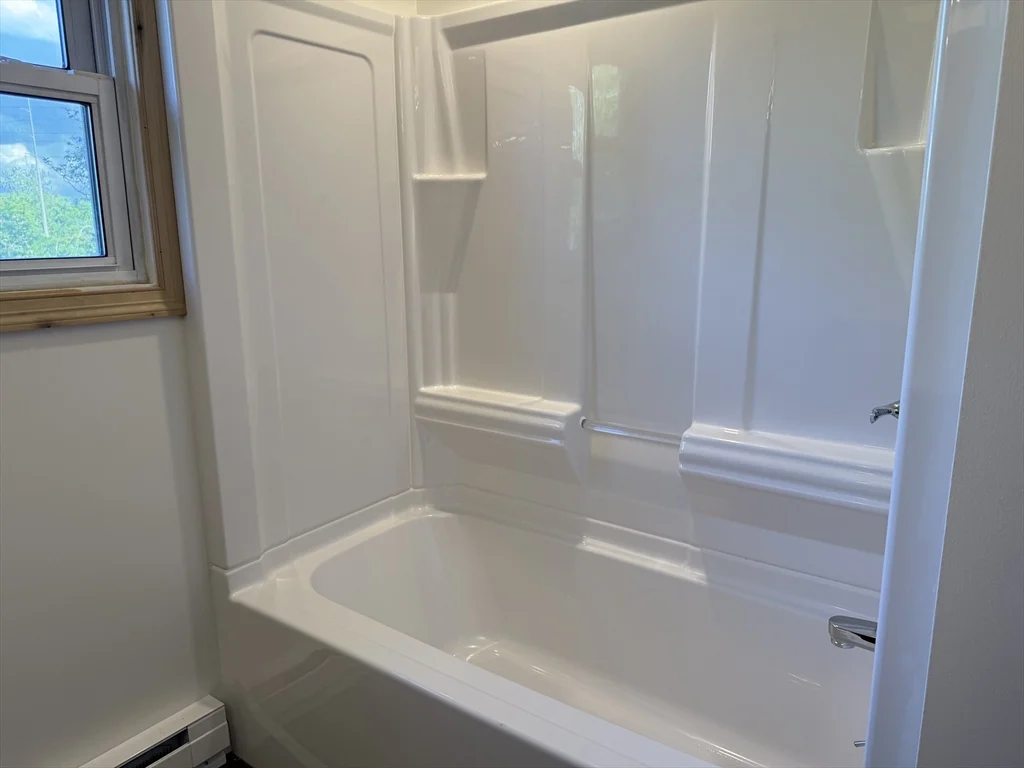 3 bed, 1 bath apartment for rent at 585 Burncoat St, Worcester — photo 13 of 27