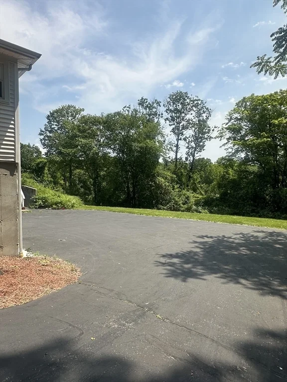 3 bed, 1 bath apartment for rent at 585 Burncoat St, Worcester — photo 3 of 27