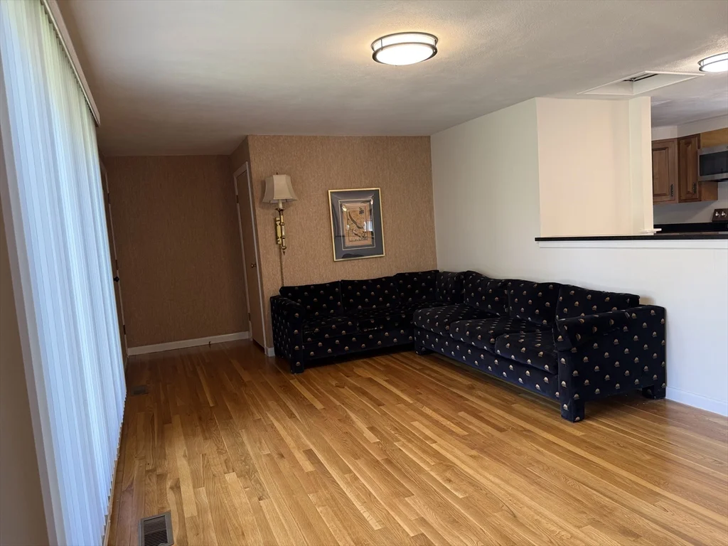3 bed, 2 bath apartment for rent at 585 Burncoat Unit 1, Worcester — photo 8 of 22