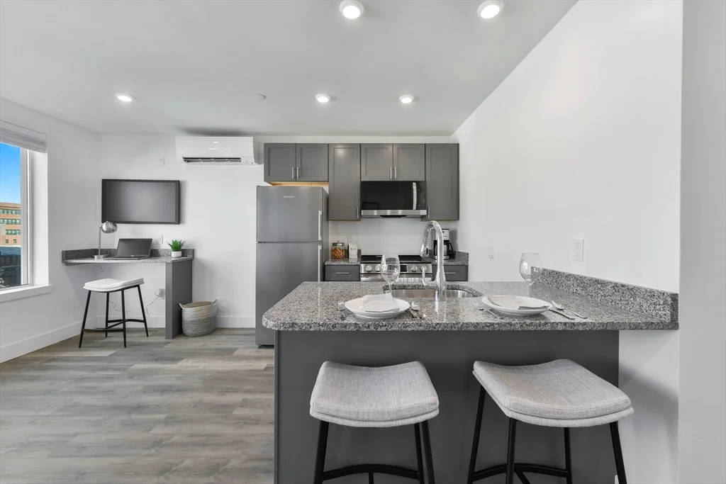 Studio bed, 1 bath apartment for rent at 585 Essex St Unit 207, Lynn