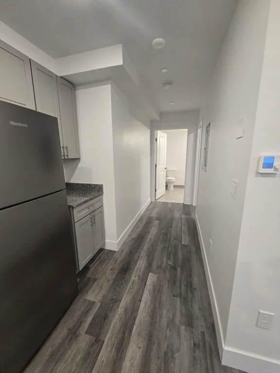 2 bed, 1 bath apartment for rent at 585 Essex St Unit 213, Lynn — photo 6 of 11