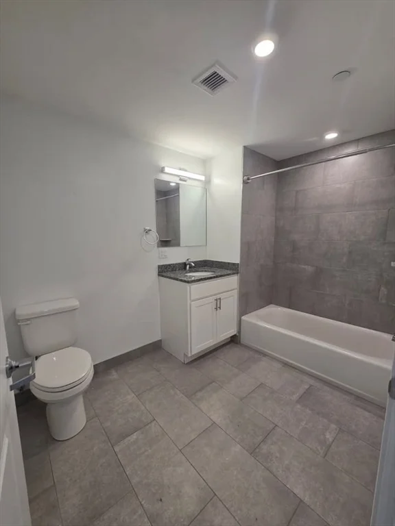 2 bed, 1 bath apartment for rent at 585 Essex St Unit 213, Lynn — photo 8 of 11