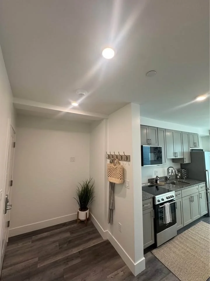 Studio bed, 1 bath apartment for rent at 585 Essex St Unit 223, Lynn — photo 5 of 7