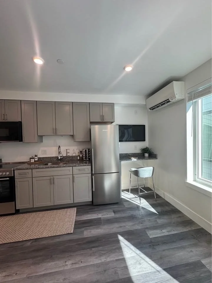 Studio bed, 1 bath apartment for rent at 585 Essex St Unit 223, Lynn — photo 4 of 7