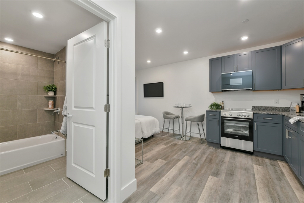 Studio bed, 1 bath apartment for rent at 585 Essex St Unit 223, Lynn — photo 1 of 22