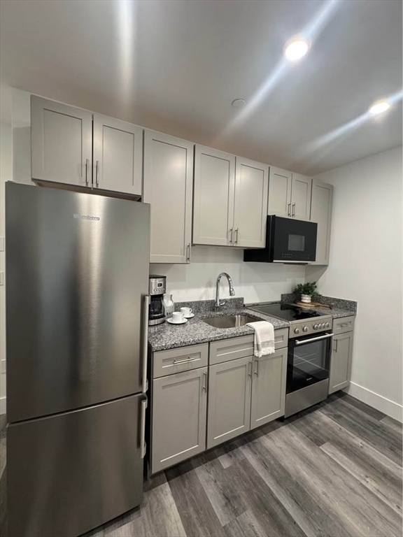 Studio bed, 1 bath apartment for rent at 585 Essex St Unit 223, Lynn — photo 3 of 22