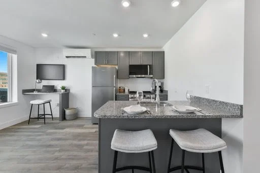 Studio bed, 1 bath apartment for rent at 585 Essex St Unit 306, Lynn — photo 2 of 23
