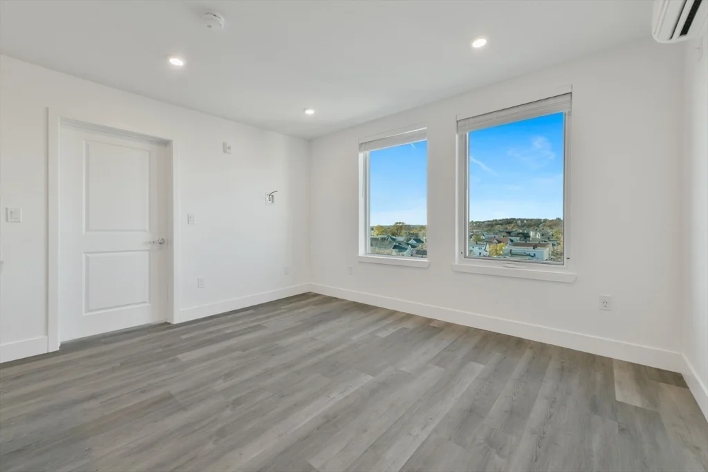 2 bed, 1 bath apartment for rent at 585 Essex St Unit 309, Lynn — photo 10 of 27