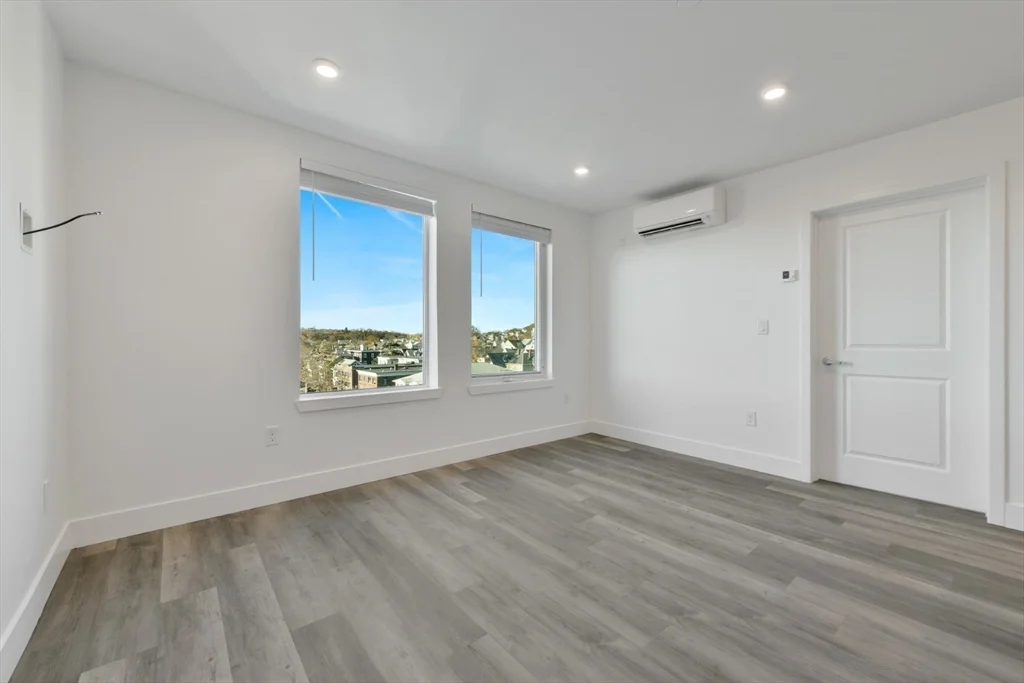 2 bed, 1 bath apartment for rent at 585 Essex St Unit 309, Lynn — photo 7 of 27
