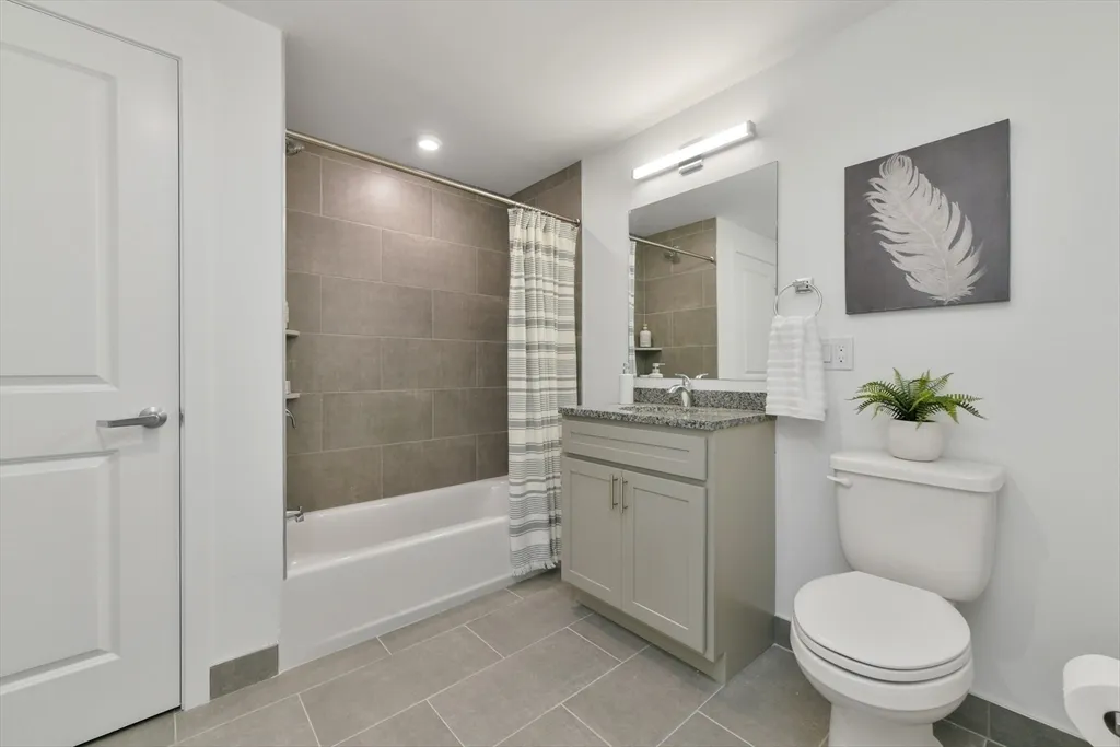 1 bed, 1 bath apartment for rent at 585 Essex St Unit 310, Lynn — photo 1 of 20