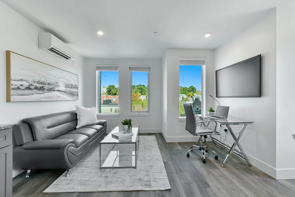 1 bed, 1 bath apartment for rent at 585 Essex St Unit 316, Lynn — photo 4 of 24