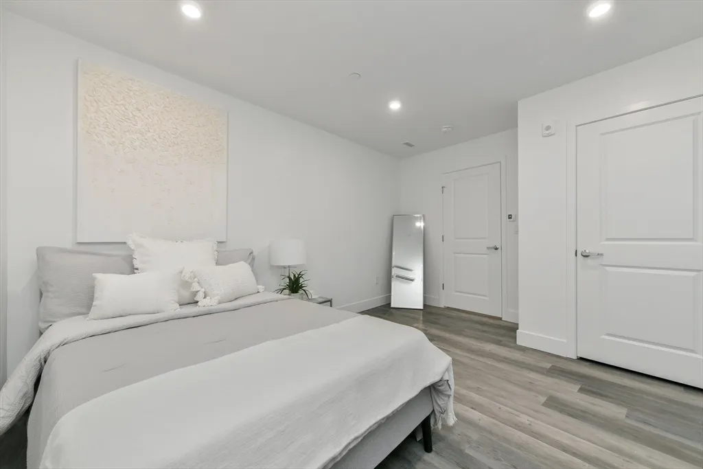 1 bed, 1 bath apartment for rent at 585 Essex St Unit 320, Lynn — photo 1 of 20