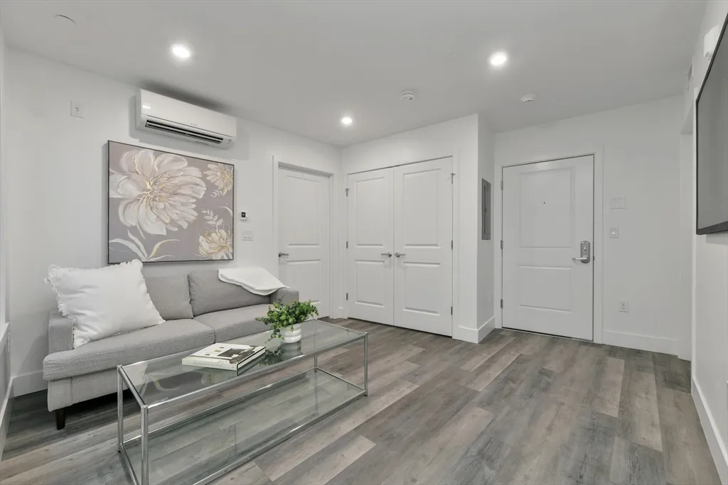 1 bed, 1 bath apartment for rent at 585 Essex St Unit 320, Lynn — photo 2 of 20