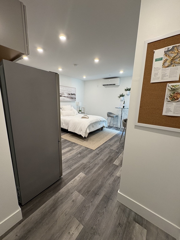 Studio bed, 1 bath apartment for rent at 585 Essex St Unit 325, Lynn — photo 3 of 5