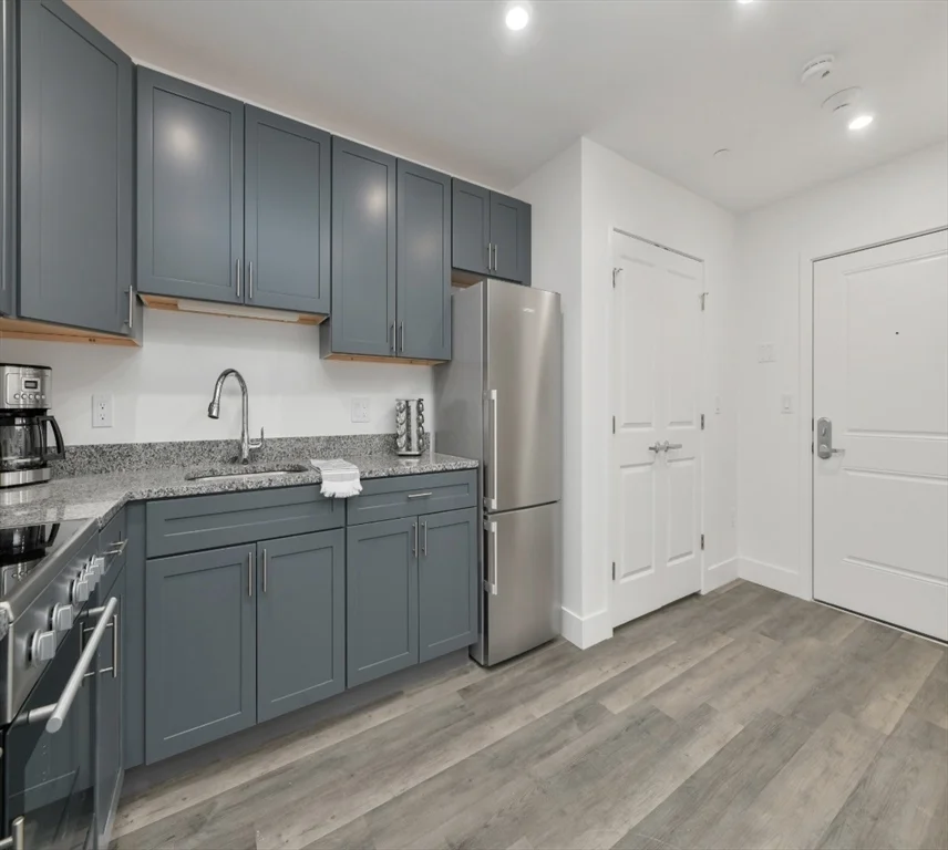 Studio bed, 1 bath apartment for rent at 585 Essex St Unit 327, Lynn — photo 3 of 16